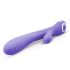 Vibrador conejo púrpura con brazo estimulador.