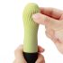 Vibrador supe suave TENGA Iroha Zen en color verde matcha.